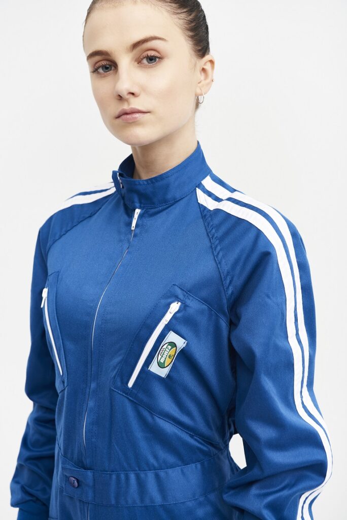 mono de trabajo deportivo